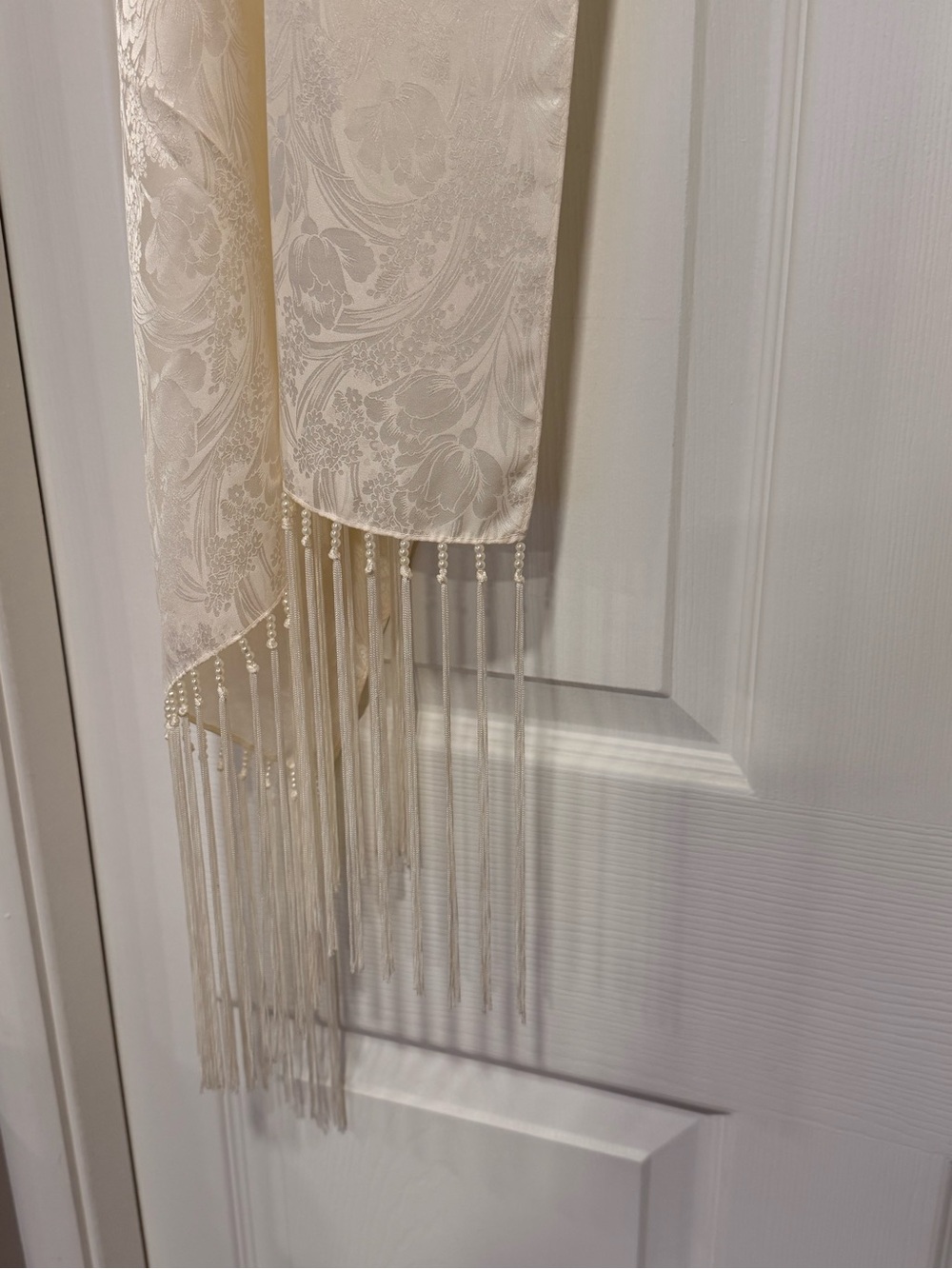 Charter Club 100% Silk Ivory Floral Jacquard Fringe Shawl Wrap #709 - Picture 5 of 11